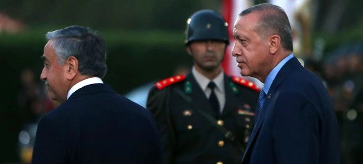 Απείλησε την Άγκυρα με παραίτηση ο τουρκοκύπριος ηγέτης Ακιντζί